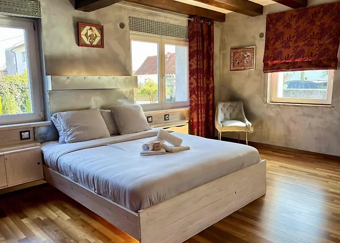 250m House Sleeps 11 Near Strasbourg