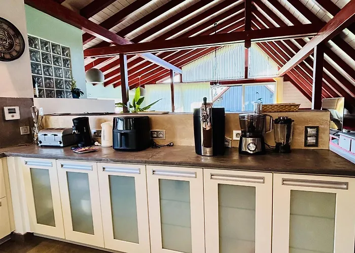 250m House Sleeps 11 Near Strasbourg Apartmán *