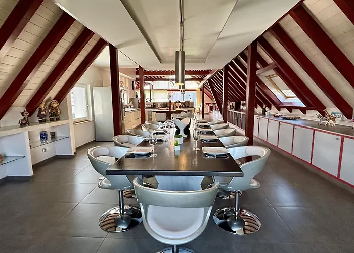 Apartment 250m House Sleeps 11 Near Strasbourg Kilstett